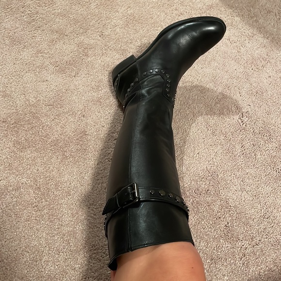 Boots - Picture 3 of 5